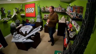 Louisville Man Shows off LEGO Room, Calls Hobby ‘Therapeutic’